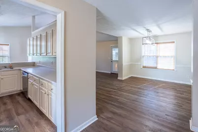 305 Bradford Court, Auburn, GA 30011 - Photo 10