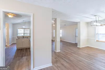 305 Bradford Court, Auburn, GA 30011 - Photo 4