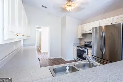 305 Bradford Court, Auburn, GA 30011 - Photo 12