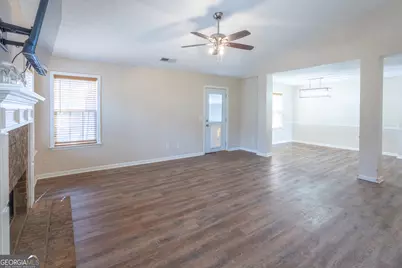 305 Bradford Court, Auburn, GA 30011 - Photo 8