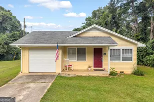 514 S Broad St, Toccoa, GA 30577 - Photo 1