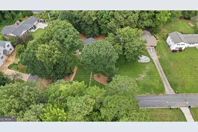 2661 NE Sheila Lane NE, Marietta, GA 30062 - Photo 16