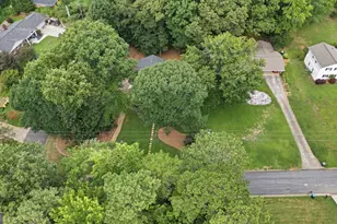 2661 NE Sheila Ln NE, Marietta, GA 30062 - Photo 16