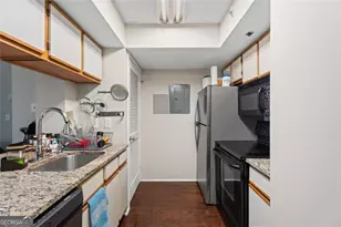 795 Hammond Dr, Atlanta, GA 30328 - Photo 6