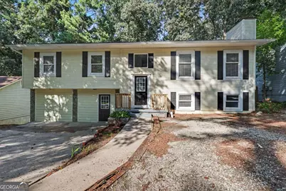 3909 Valley Brook Road, Snellville, GA 30039 - Photo 4