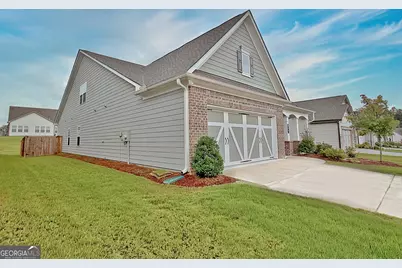 195 Amherst Way, Fayetteville, GA 30215 - Photo 2