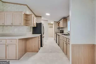 437 Burkhalter Cir, Claxton, GA 30417 - Photo 10
