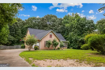 124 Foxdale Drive, Lagrange, GA 30240 - Photo 2