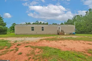 330 Edgewater Ln, Hartwell, GA 30643 - Photo 2