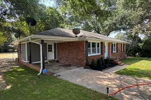 215 Denham St, Thomaston, GA 30286 - Photo 1