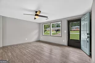 106 Sir Lancelot Ave, Lagrange, GA 30241 - Photo 4