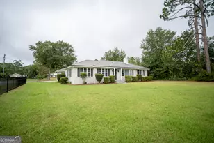 190 Plier St, Baxley, GA 31513 - Photo 2