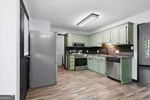 506 Howard St, Byron, GA 31008 - Photo 12