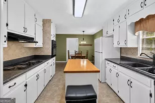 2199 Vivid Ct, Stone Mountain, GA 30087 - Photo 16