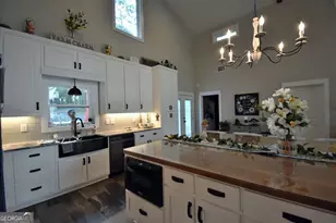925 Bear Creek Marina Rd, Mansfield, GA 30055 - Photo 6