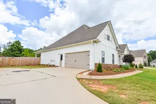383 Walden Pond Way, Senoia, GA 30276 - Photo 8