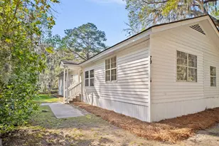 79 Terry Dr, Midway, GA 31320 - Photo 1