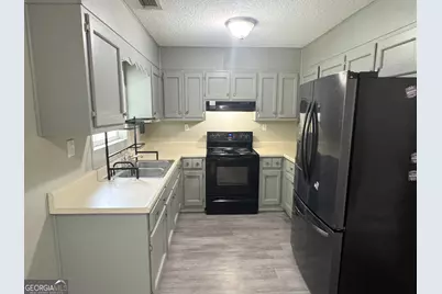 67 Charlton, Hazlehurst, GA 31539 - Photo 4
