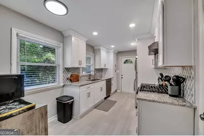 1131 Stoneybrook Road, Forest Park, GA 30297 - Photo 8