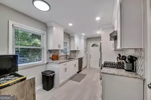 1131 Stoneybrook Rd, Forest Park, GA 30297 - Photo 8