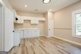 732 Williams St, Griffin, GA 30223 - Photo 16