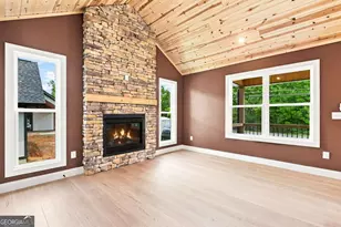 318 E 2nd St, Blue Ridge, GA 30513 - Photo 12
