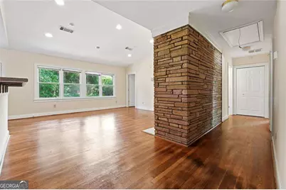 208 Midvale Drive NE, Atlanta, GA 30342 - Photo 4