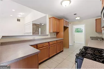 208 Midvale Drive NE, Atlanta, GA 30342 - Photo 6
