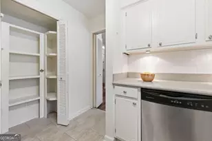 73 Montre Square, Atlanta, GA 30327 - Photo 12
