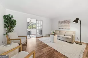 73 Montre Square, Atlanta, GA 30327 - Photo 4
