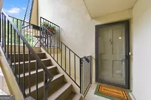 73 Montre Square, Atlanta, GA 30327 - Photo 2