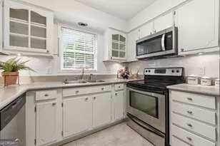 73 Montre Square, Atlanta, GA 30327 - Photo 8