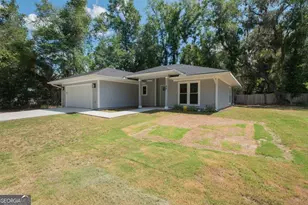 56 Elizabeth St, Folkston, GA 31537 - Photo 2