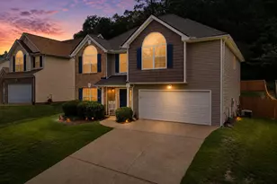 81 St Charles Pl, Sharpsburg, GA 30277 - Photo 2