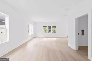 1046 Mayson Turner Rd NW, Atlanta, GA 30314 - Photo 10