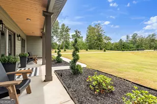 392 Georgian Pnes Dr, Senoia, GA 30276 - Photo 6