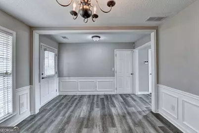 9210 Friarbridge Drive, Suwanee, GA 30024 - Photo 8