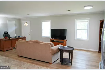 307 Pinewood Drive, Dublin, GA 31021 - Photo 8