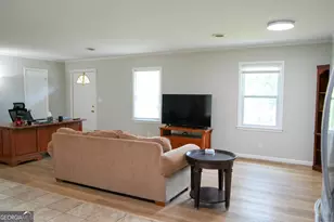 307 Pinewood Dr, Dublin, GA 31021 - Photo 8