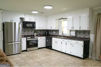 307 Pinewood Drive, Dublin, GA 31021 - Photo 10