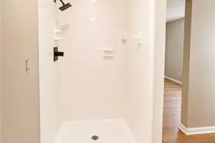 3254 Strawberry Ln, Decatur, GA 30034 - Photo 8