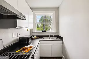 21 Peachtree Memorial Dr NW, Atlanta, GA 30309 - Photo 20