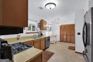 2425 Rhoanoke Dr, Duluth, GA 30096 - Photo 6