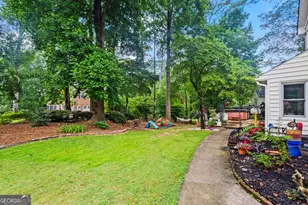 140 Lakeside Dr NW, Kennesaw, GA 30144 - Photo 4