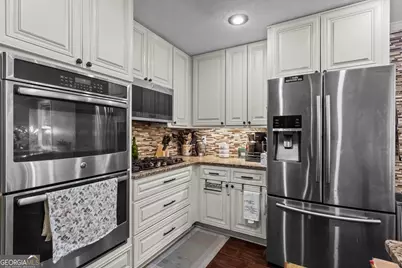 140 Lakeside Drive NW, Kennesaw, GA 30144 - Photo 8