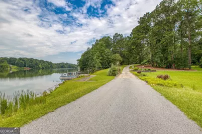 160 Sandy Lake Circle, Fayetteville, GA 30214 - Photo 4