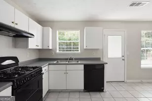 5816 Wellborn Creek Dr, Lithonia, GA 30058 - Photo 14