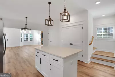 615 E 38th Street, Savannah, GA 31401 - Photo 14