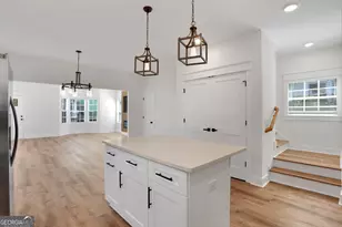 615 E 38th St, Savannah, GA 31401 - Photo 14