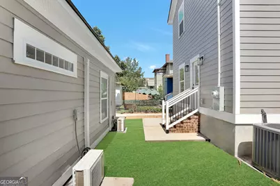 615 E 38th Street, Savannah, GA 31401 - Photo 48